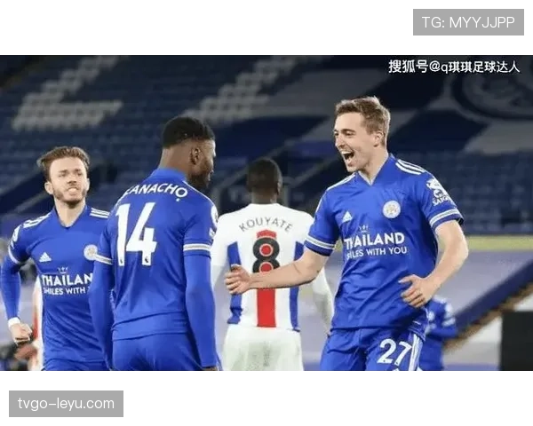 伯恩利中路渗透奏效，突破防线力克对手表现出色