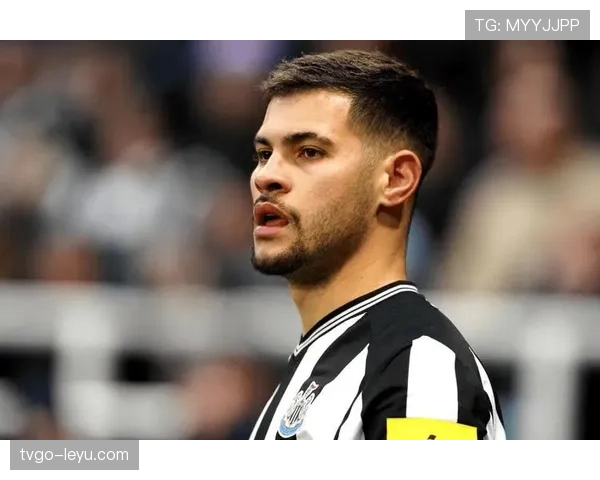 吉马良斯战术体系解析：现代足球攻防平衡的稳步提升之道