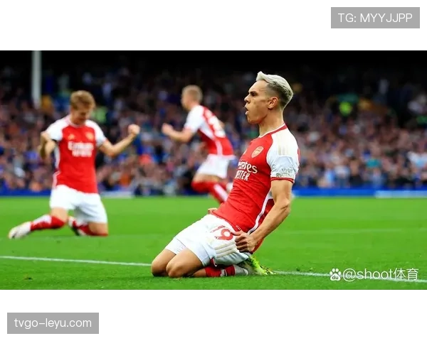 特罗萨德伪九号与边锋角色切换的战术多样性分析