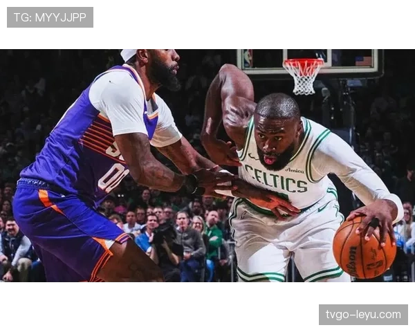 杰伦·布朗连续季后赛高效单打拉开进攻空间胜过塔图姆