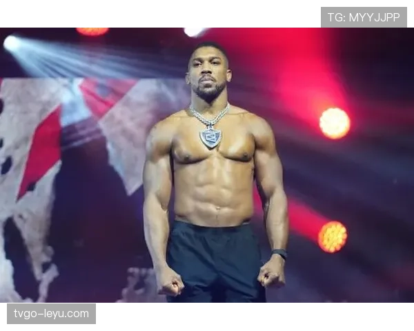 安东尼·约书亚训练完直接去夜店蹦到凌晨？