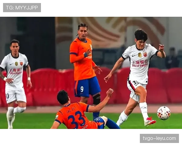 山东泰山越踢节奏越乱，近期表现波动显现，球队稳定性面临考验